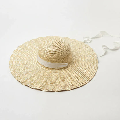 Chapeau de Paille Femme – Bord Large Ondulé avec Cordons